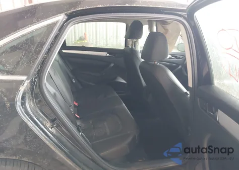 2013 Volkswagen Passat 2.5L Se z USA, uszkodzony, nr VIN 1VWBH7A38DC028231